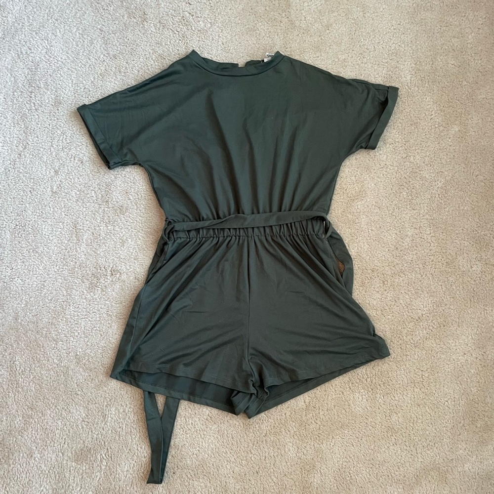 Forever21 short sleeve romper with belt